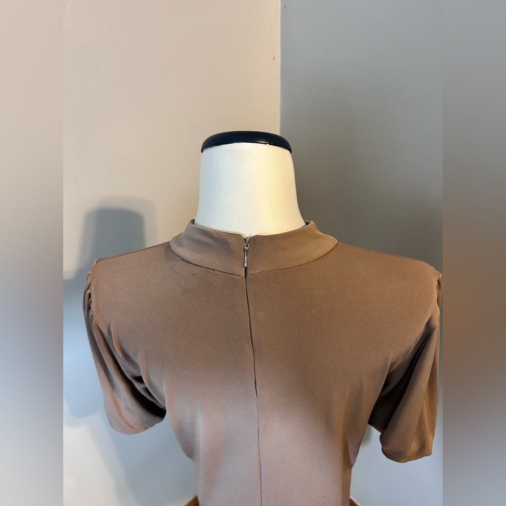 Calvin Klein puffy sleeve tan color top size m - Picture 2 of 2